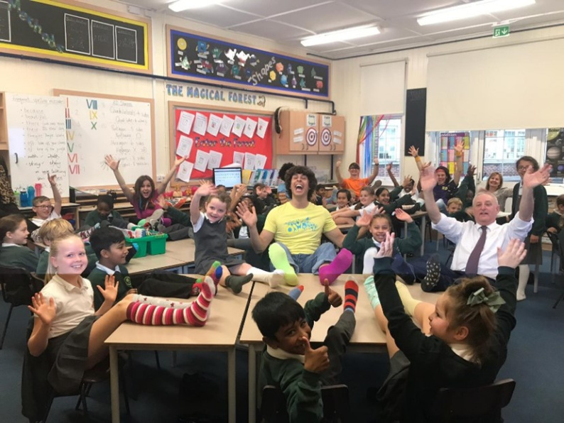 Children with Andy Day for Odd Socks Day